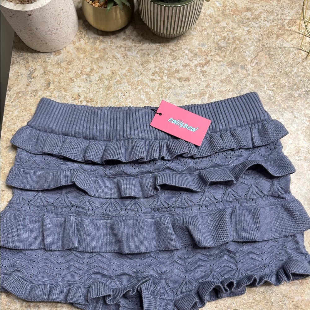 Edikted Gray Ruffle Knit Shorts